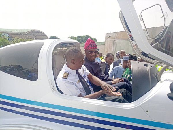 Minister-with-Capt-Zego