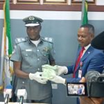 Customs-hand-over-seized-foreign-currency-to-EFCC-in-Ogun-768x578