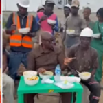 Fayose-eating-amala-with-bricklayers-266x300
