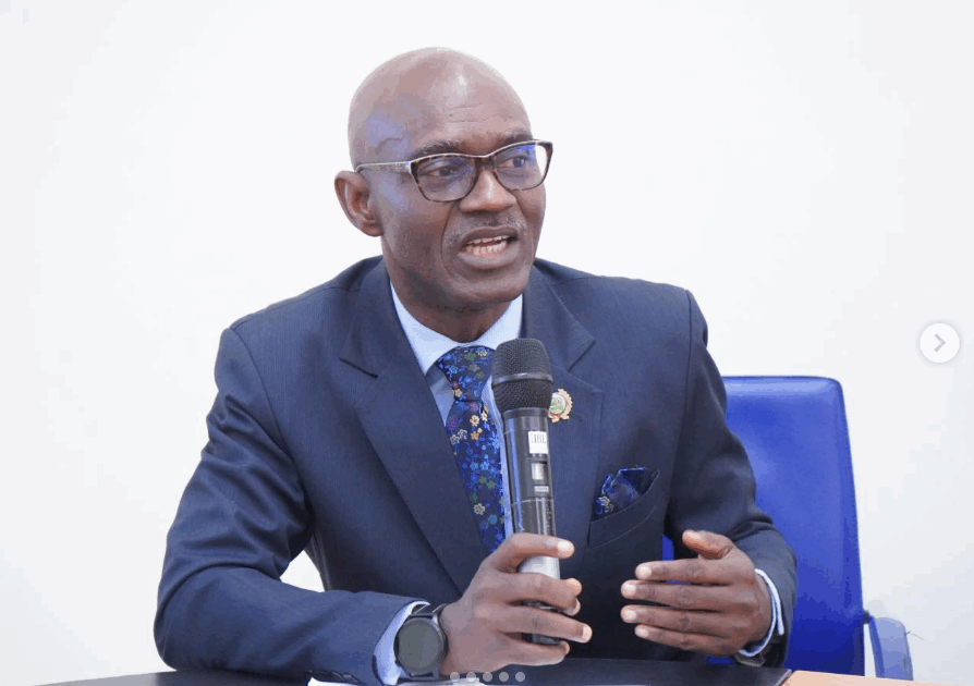 The-Director-of-Public-Enlightenment-and-Education-ICPC-Mr-Demola-Bakare-894x630