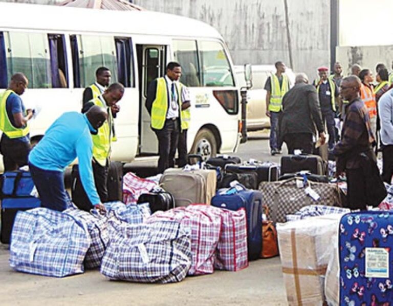 south-african-deportees1-1200x933
